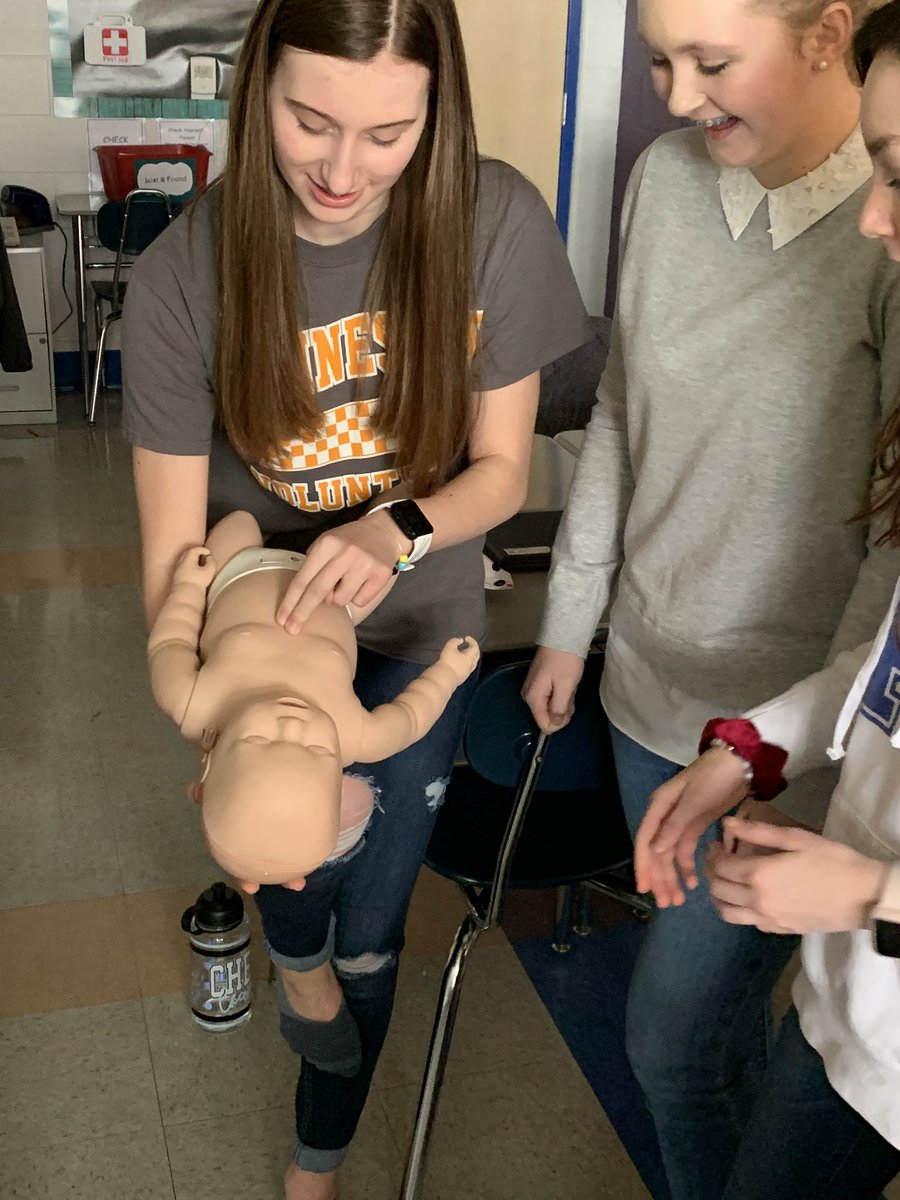DrSmithScience's tweet photo. It’s first aid week in health science!  Yesterday we learned how to help a choking victim. Today we are learning about first aid for bleeding and bandage placement! https://t.co/n3azuIm4vY
