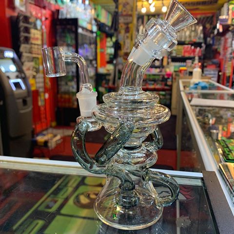 She move her body like a cyclone! #colorado #keepit100 #thebombheadshop #bonghit #onelove #marijuana #ganja #cannabis #growyourOWN #glassforsale #waterpipe #bong #rig #handpipe #bubblecap