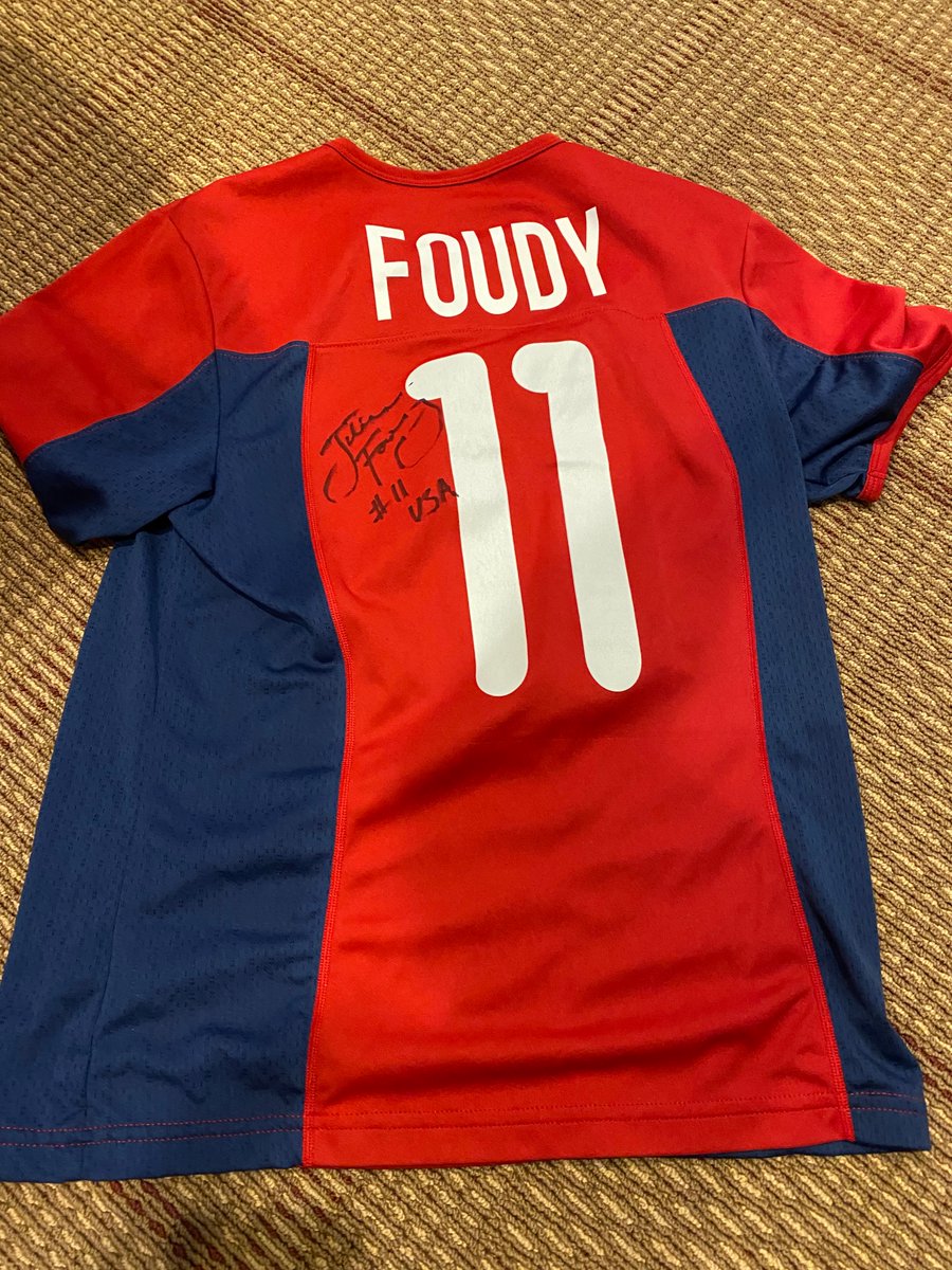 JulieFoudy's tweet photo. We are $400 top bid with @LCarnoy, and I am adding a FOUDY OLD SCHOOL jersey in as well. So now @roselavelle signed jersey and #oldbags jersey. All for Nikumbuke soccer league. Bidding open for 15 more minutes until 4:15pET. https://t.co/g193uu45pn