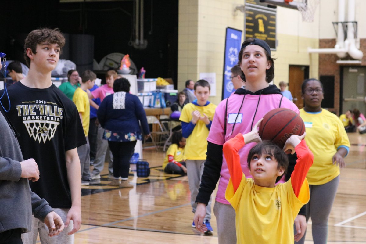 MehlvilleSD's tweet photo. .@OHS_Tigers basketball players got to work with some awesome athletes today when they hosted Special Olympics Basketball! #msdr9 https://t.co/2Ts71K7Hr1