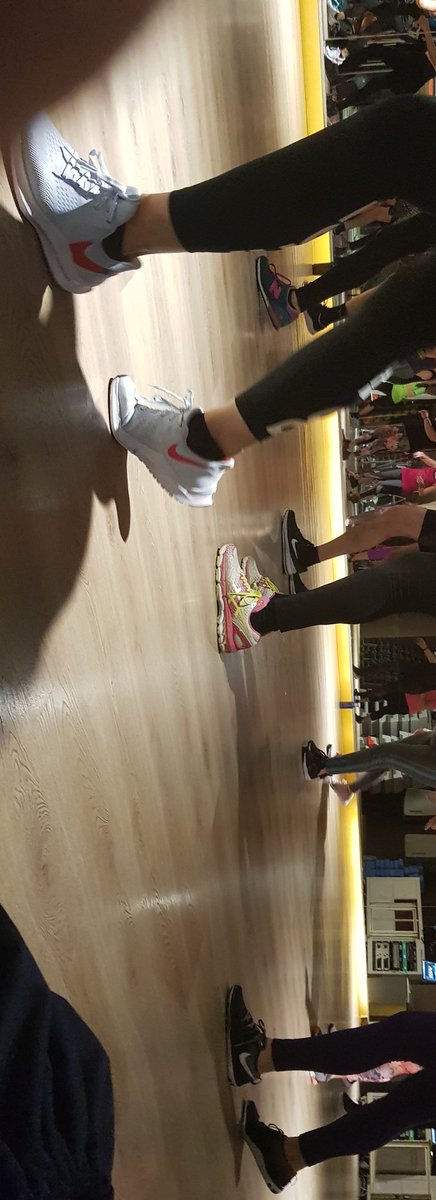 BoplesF's tweet photo. Tras la despedida...
Uno se siente libre para decir lo que piensa sin miedos, si antes tenía alguno, tras la zumba han volado.
Vamos! https://t.co/QmL1U8Vc9k
