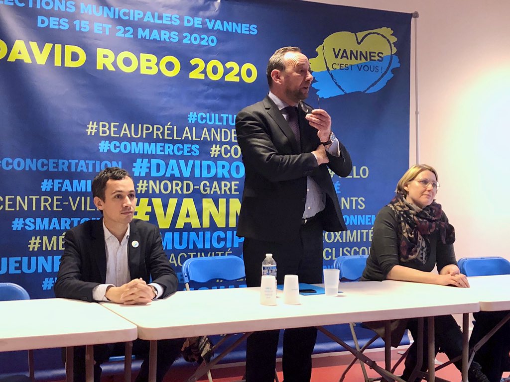 Hortense1's tweet image. Coup d’envoi ce soir à Menimur de nos réunions électorales au plus proche des habitants parce que #VannesCestVous ! #DavidRobo2020 avec @mahe_patrick @Enavantbretagne @alainricher56 @LOKENTAZ @JLB29901585 @maximehuge @ThepautG @antoineletexie2