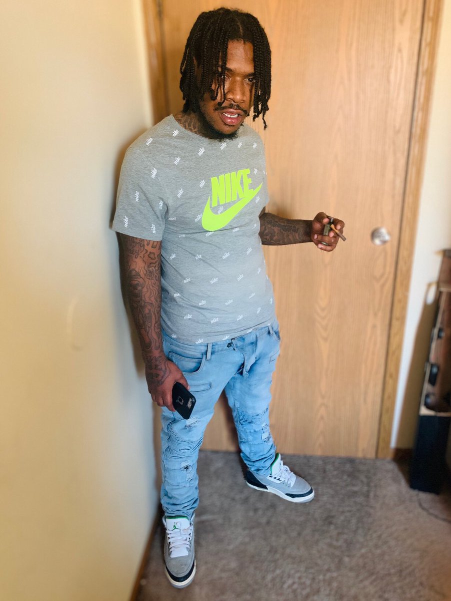 1st48shink's tweet photo. Real street nigga‼️ https://t.co/7K6cIYxO2s