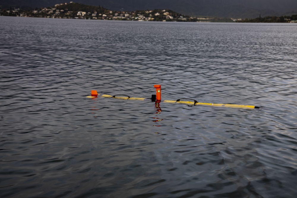 USPACOM's tweet photo. Personnel with @PacificMarines Corps Systems Command #MCSC test out an unmanned underwater vehicle #UUV to evaluate its hydrographic survey capability on @MCB_Hawaii. #AmphibiousLethality #COMMSTRAT #FreeandOpenIndoPacific. https://t.co/dYg6vSLzWP