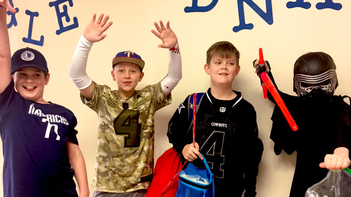 LCCSEagles's tweet photo. It’s another middle school Fabulously Fun Dress Up Day! 😆🦅❤️ #lccseagles #fabfunfeb https://t.co/XlA5LqNJeD