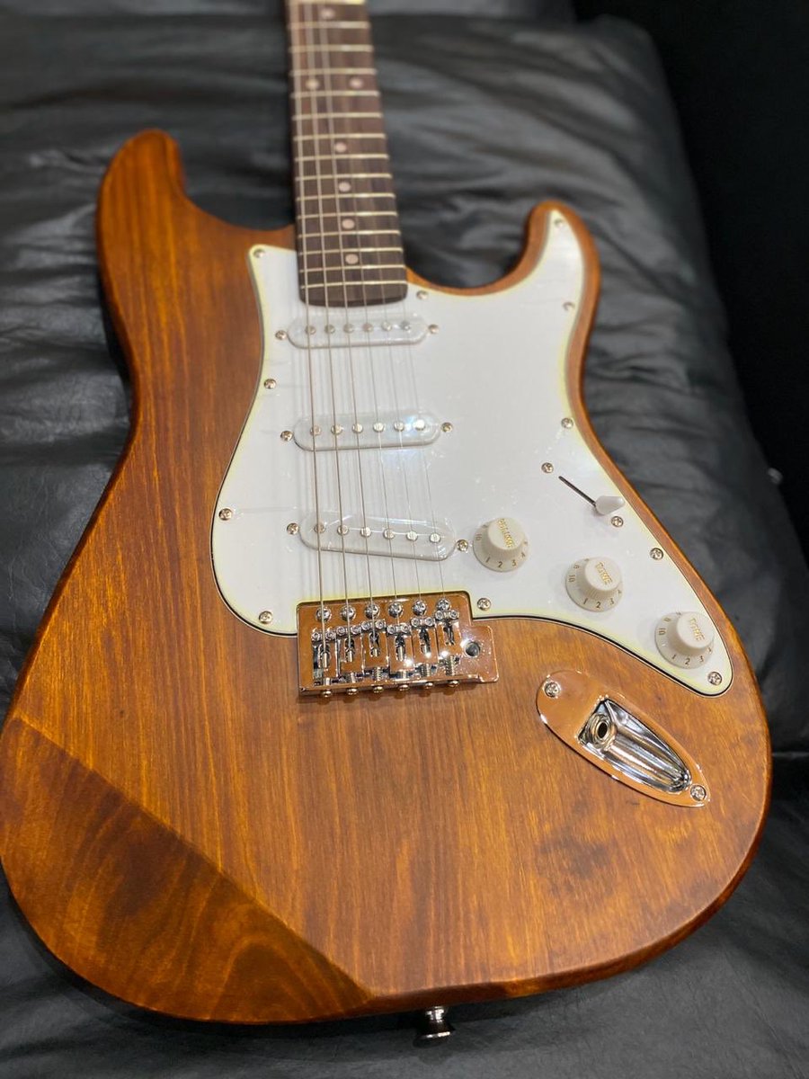 Onas Stratocaster Azul – Musical Monroe
