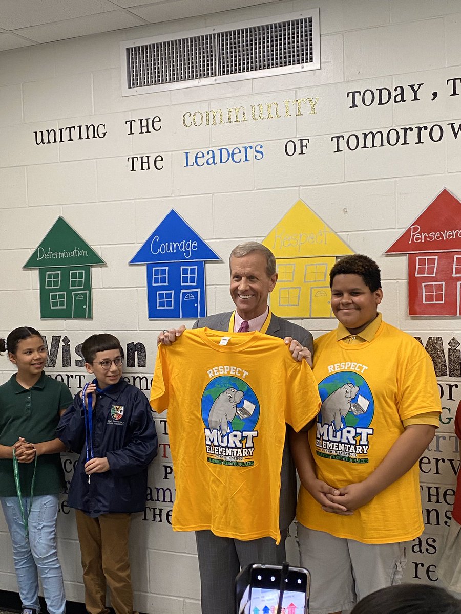 Mort_Respect's tweet photo. @MortElementary was visited by Frank Brogan from the @usedgov . He met @Mort_Respect president &amp; became an honorable member of the House of Respect! We are so happy to have you! #WeAreMort https://t.co/CV8AksxiUP