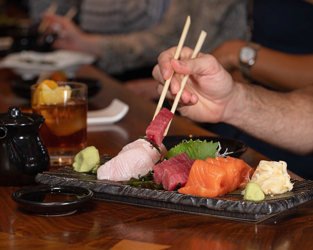 SushiRokuLV's tweet photo. When the fish is this fresh, you don't need much else to make a delicious bite. 🍣 Don't just take our word for it - reserve a table at the link in bio today! #SushiRokuLV #Sushi #Fish #Foodie https://t.co/irL7kZjaI3