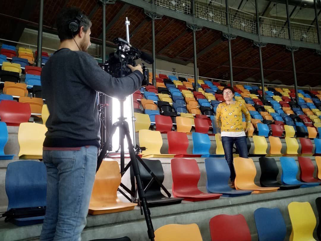castelleres's tweet photo. Avui hem seguit les entrevistes pel nostre documental i hem descobert grans històries! Gràcies a la Isona, valenta enxaneta de la @collavella i a la Cuca dels @xiquetstgn que va obrir camí als anys '70. Seguim! #castellers https://t.co/f2ItdeJ0XU