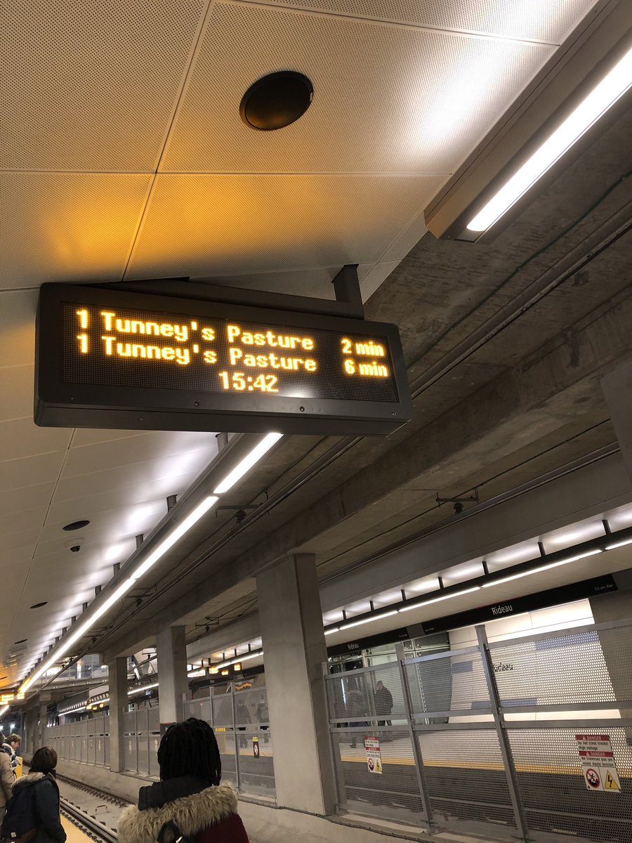KeithEgli's tweet image. Caught the on time train at Rideau at 15:44. Home in Craig Henry by 4:20. Thank you ⁦@OC_Transpo⁩ . #TransitChallenge2020