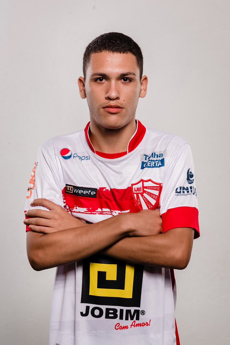 saoluizdeijui's tweet photo. A quinta-feira tá pra lá de especial na Baixada! 🎉😍
O volante Battu, cria da base, assinou contrato de 2 anos com o Rubro e já aparece no boletim informativo diário da CBF (BID). 🇦🇹💪
#BaseRubra #VamoRubro https://t.co/qSHhStL3Eg