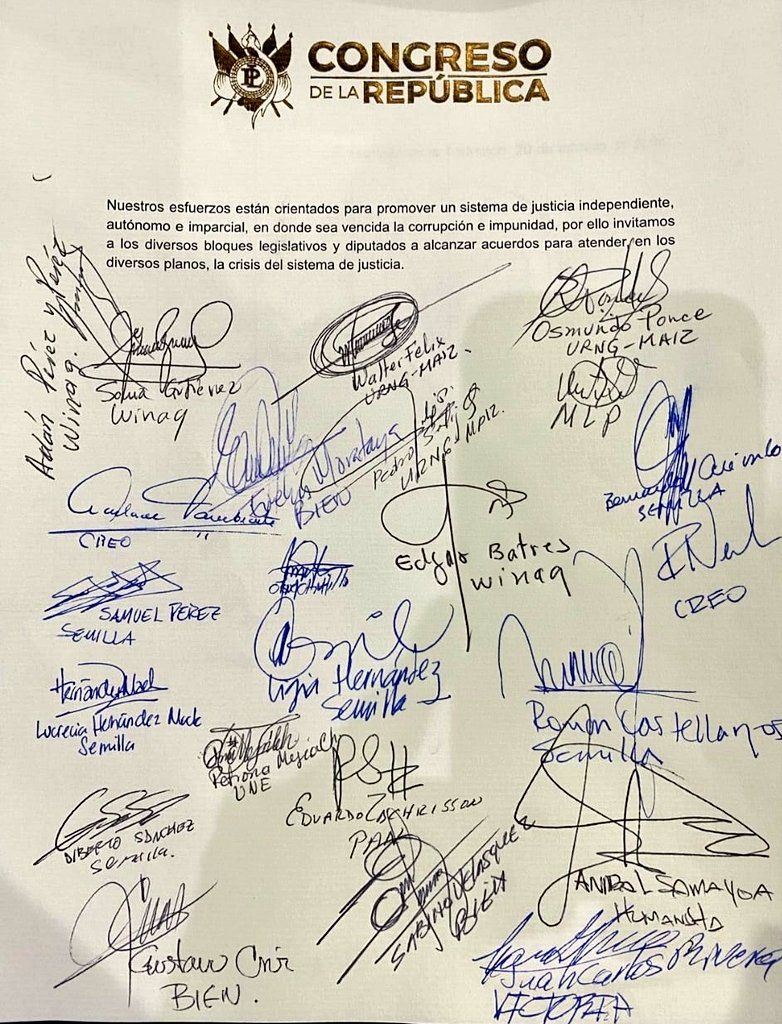guatevisible's tweet photo. #CSJIntachable

Más de 25 diputados de 10 bloques  proponen al @CongresoGuate la conformación de una comisión (integrada por un parlamentario por bloque) para transparentar la elección de Magistrados de CSJ y TSE que realizarán los diputados.

#SalasIntachables https://t.co/vHWS7Bl0NQ