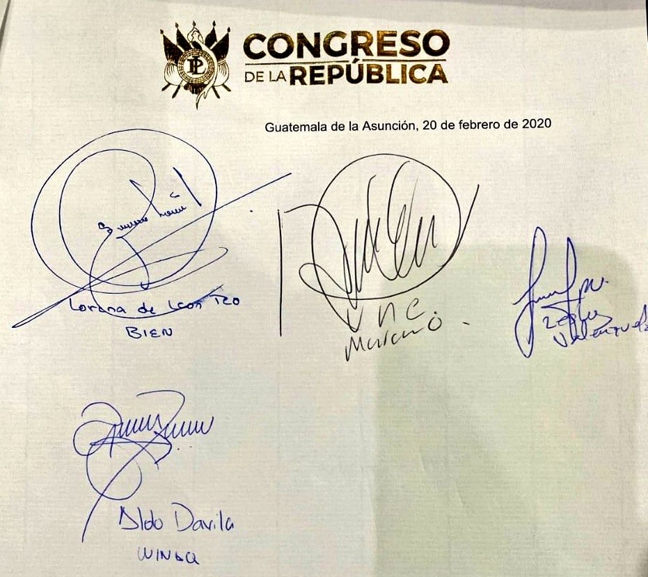 guatevisible's tweet photo. #CSJIntachable

Más de 25 diputados de 10 bloques  proponen al @CongresoGuate la conformación de una comisión (integrada por un parlamentario por bloque) para transparentar la elección de Magistrados de CSJ y TSE que realizarán los diputados.

#SalasIntachables https://t.co/vHWS7Bl0NQ