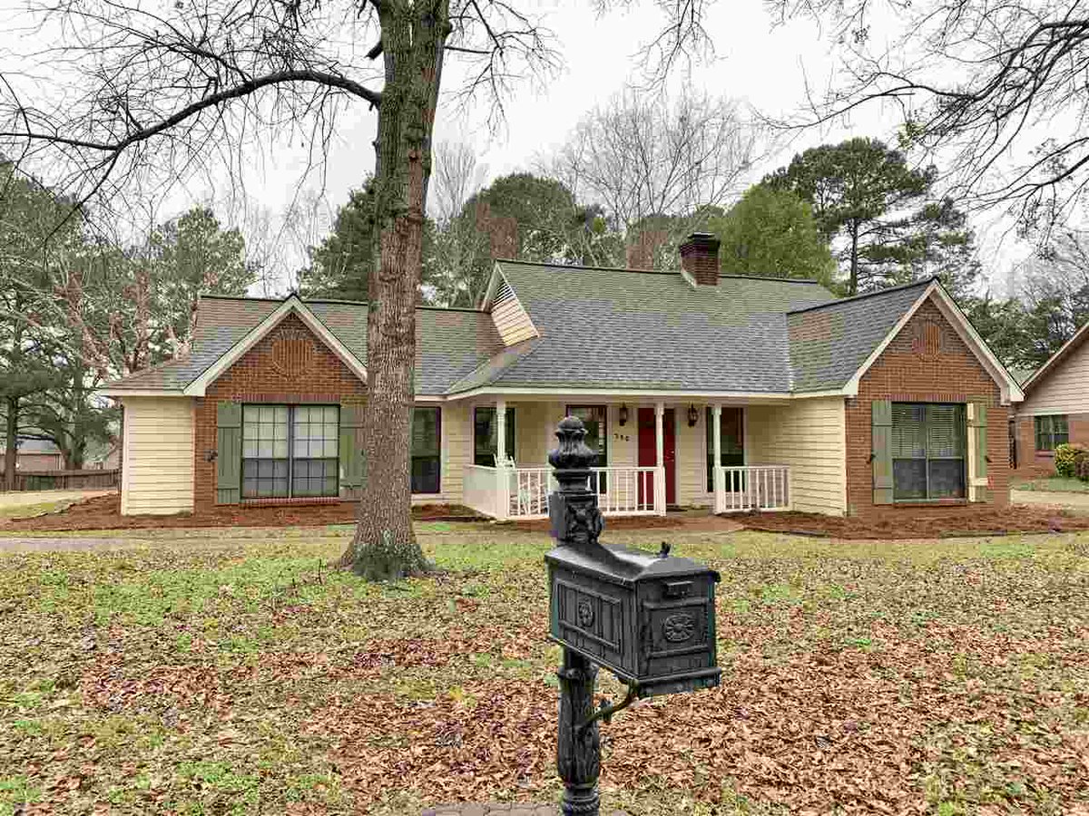 LeighSure's tweet photo. I have a new #listing in #Madison #MS  https://t.co/soJMTCbXNR https://t.co/ydIcIM1HCe