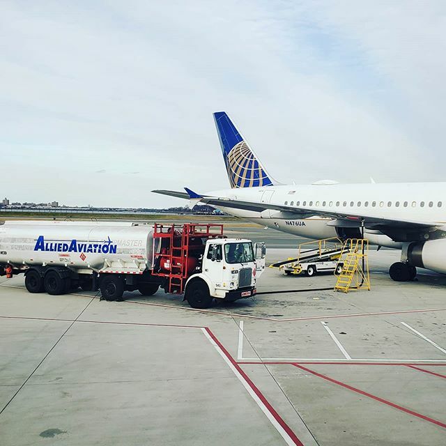 techsavvytrvlr's tweet photo. Fuel up so I can get out of here!
#flyday #lga #nyc #newyork #travellife #consultinglife #windowseat #gate https://t.co/BaEeqFUKux https://t.co/lIDeLvZMj6