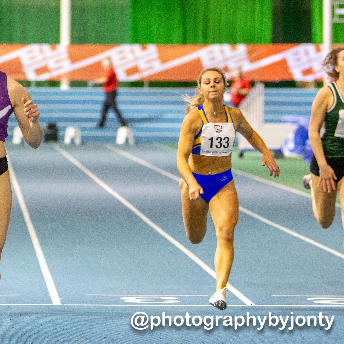 hoadyho's tweet photo. Lucy running last weekend at the BUCs National Indoors at Sheffield!! #sprinting #focussed #technique #mindset #goals #stillfunthough https://t.co/WIMG5RNXeW