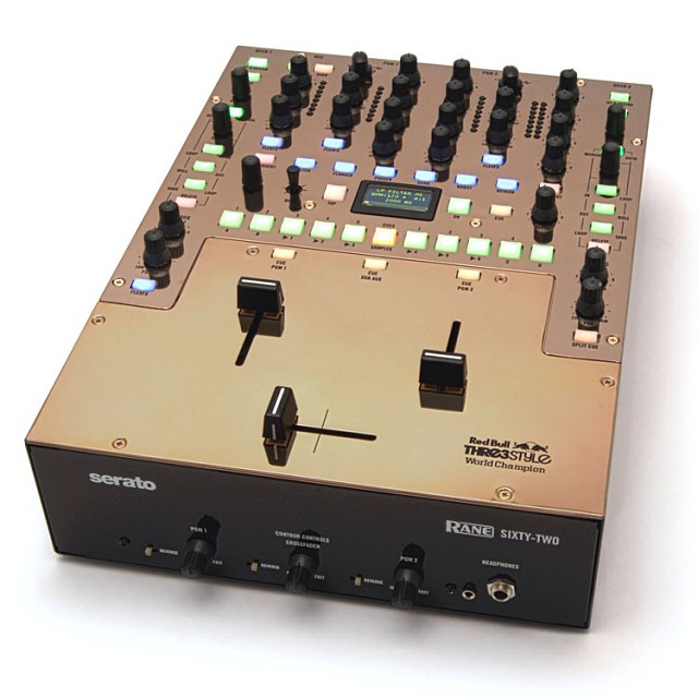 RaneDJ's tweet photo. It's only right on our #TBT journey... the @redbull3style SIXTY-TWO World Champion copper prize mixer (2013) π
______________________________
#RANE #RANEDJ #RANESIXTYTWO #SIXTYTWO #Rane62 #RedBull3Style #Finals #Serato #SeratoDJ #ScratchLive #Champion #prize https://t.co/IPV7jqwoFd