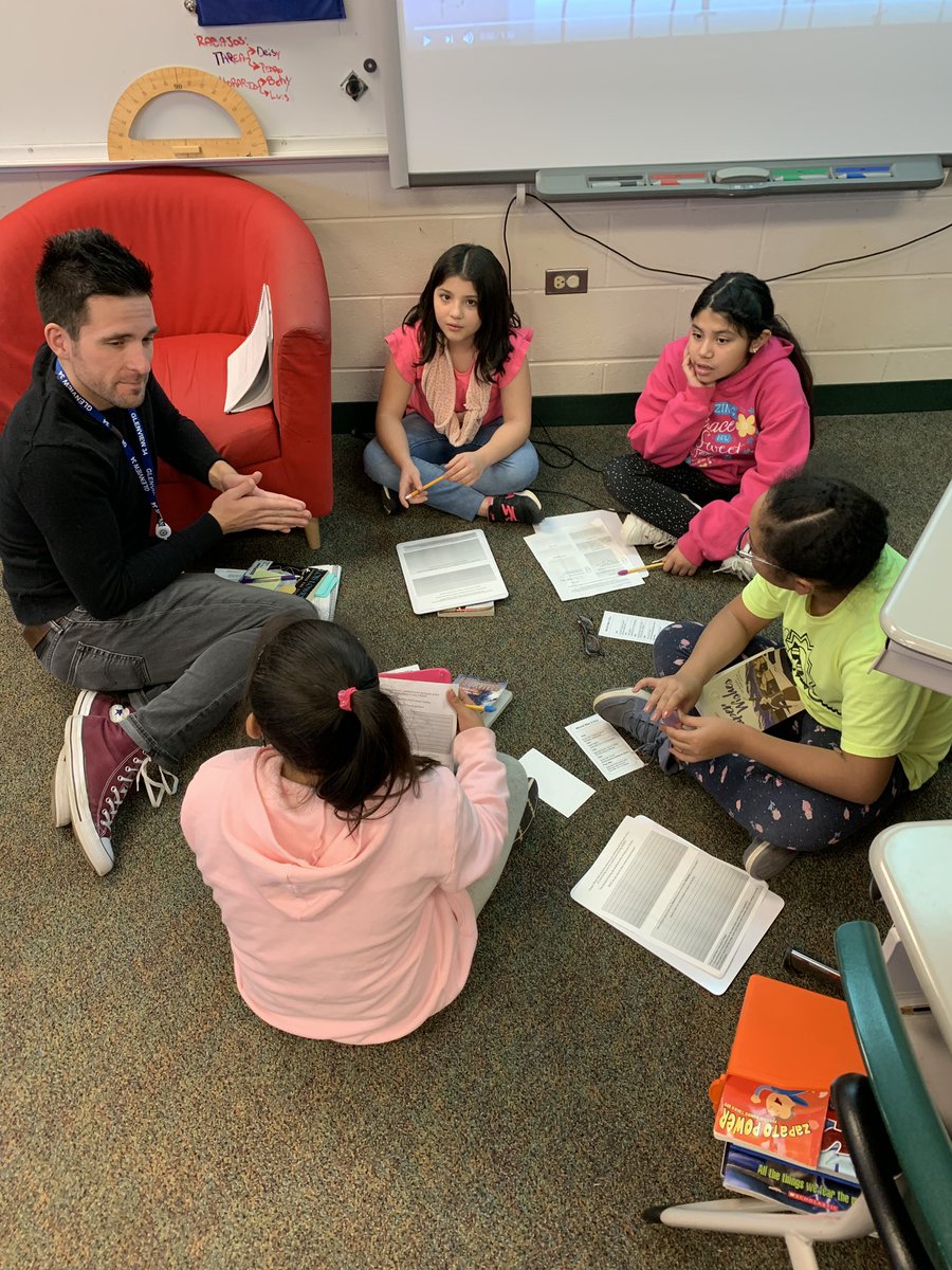 brianengle's tweet image. Great Teachers! Great Students!  Great Class!  All working wonderfully with #unitsofstudy #WeAreD34  #readingcommunity  @mrpreads @Johnsonkiddoz