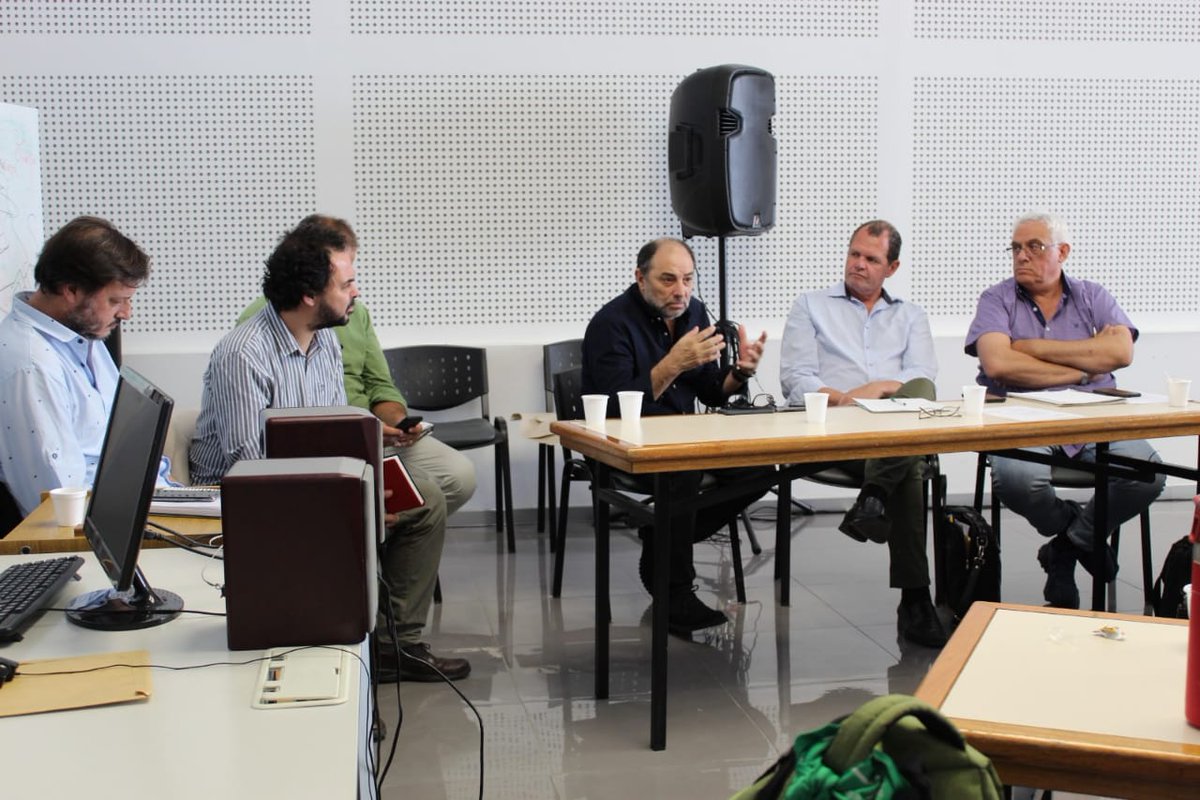 rta_se's tweet photo. El vicepresidente de RTA, Gonzalo Carbajal @Zalet, el director de Radio Nacional @APontLezica y el gerente de Emisoras @jmramospadilla, fueron invitados por el presidente de la Asociación de Radios de Universidades Nacionales @AldoRotman  para compartir una reunión de trabajo. https://t.co/Z1kZrSbwhd