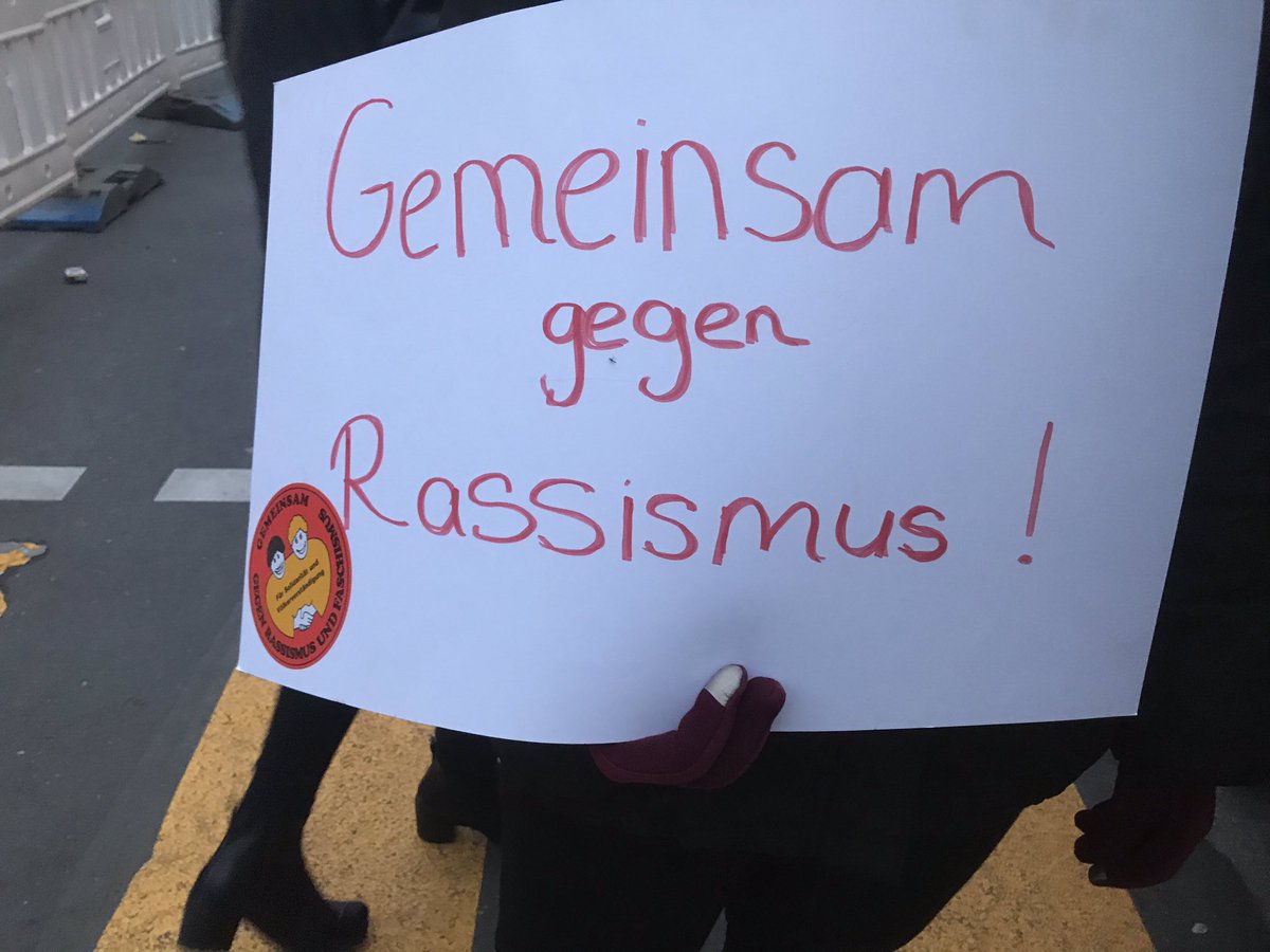 LoveGuerillos's tweet photo. 🖤❤️#Hanau #Köln #k2002
#GegenRechtenTerror #AufstandDerAnständigen
#WehrhafteDemokraten
#Antifaschismus #NSU #Halle https://t.co/HptMBaq8ZM