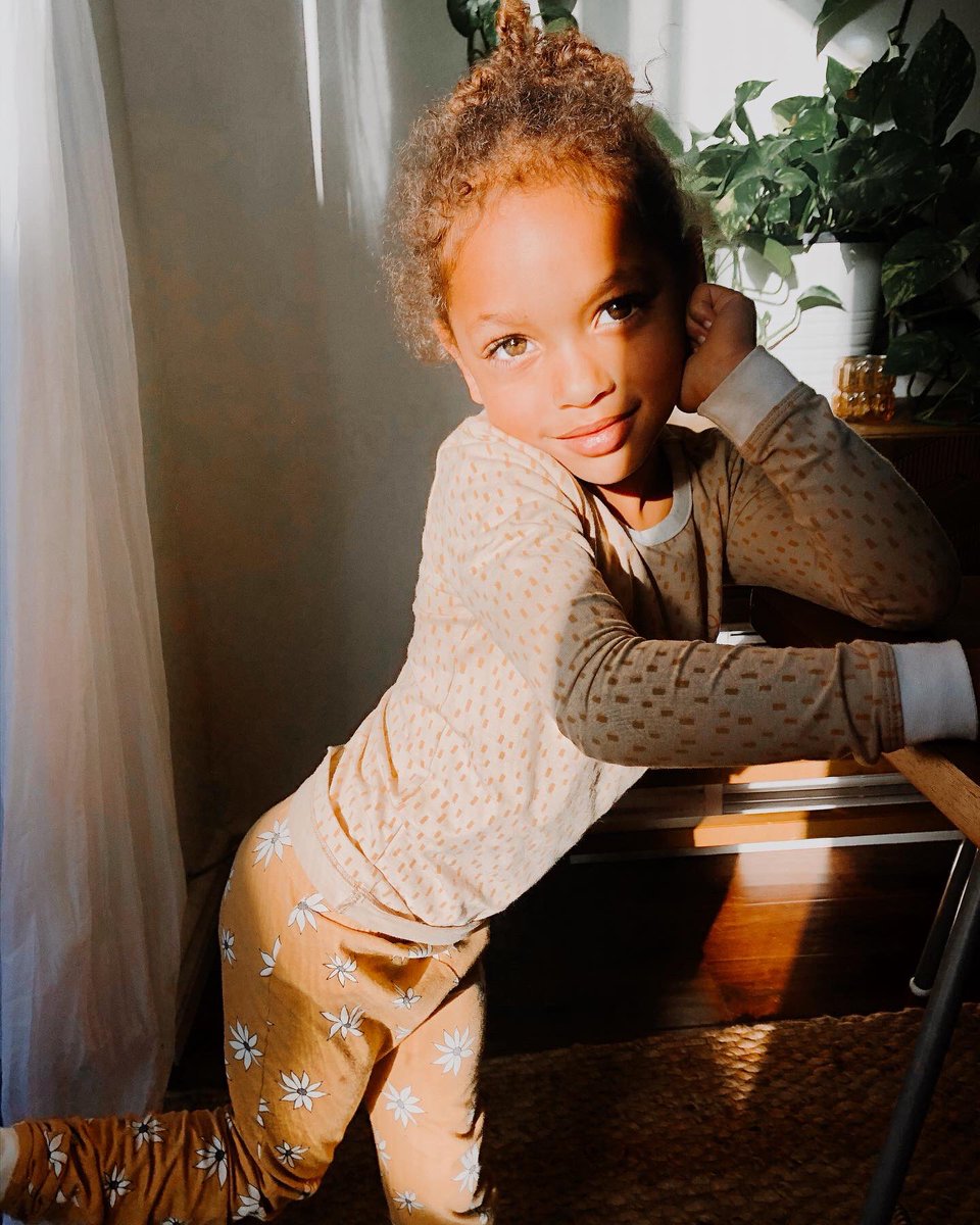 mikaylashocks's tweet photo. she is sunshine https://t.co/zdhNzQkH6W