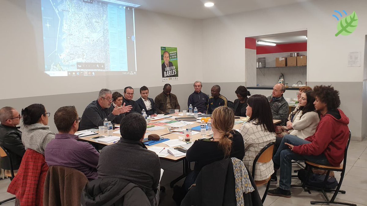 DeboutMarseill2's tweet photo. 🌱 Les colistiers du 2e secteur réunis Samedi autour de leur tête de liste, Nouriati Djambaé, pour travailler sur les spécificités du secteur 

↘️ Échanges très riches sur le logement, l'éducation &amp; la santé
identifiées comme priorités absolues du 3e secteur ✅ https://t.co/V697cEnwn0