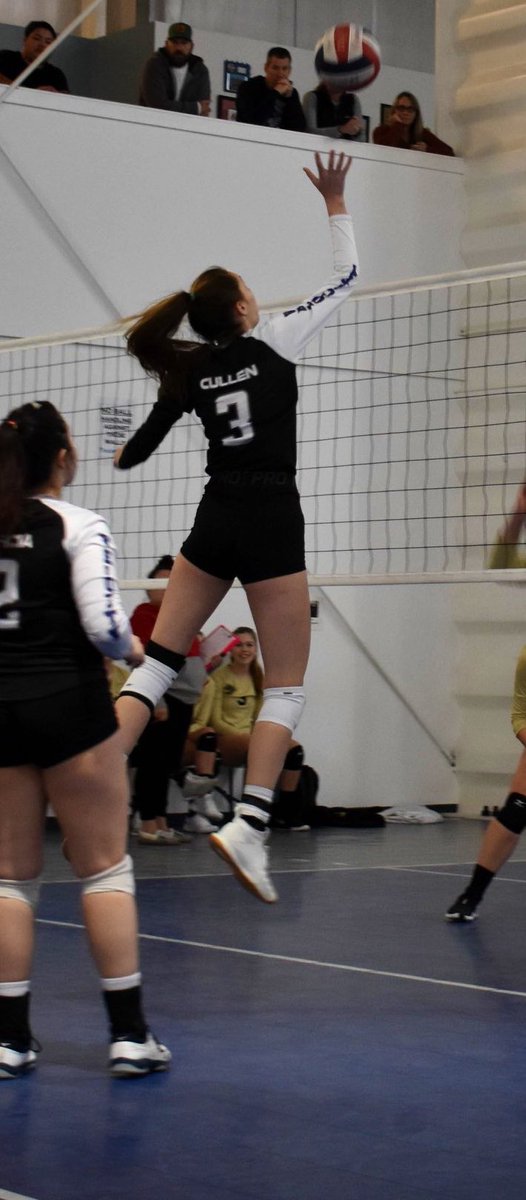 TaraCullen4's tweet photo. Love watching @CullenAyla do her thing!! #VBmom #MyWorld https://t.co/4PLcfslF2Y