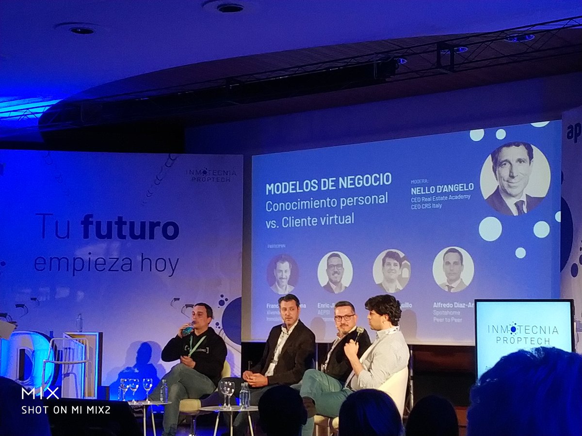 Hoy tenemos a <a href="/alfredodam/">Alfredo Diaz-Araque</a> en Barcelona hablándonos orgulloso de <a href="/Spotahome_ES/">Spotahome</a> . Siempre es un placer compartir un ratito con él. <a href="/inmotecnia/">Inmotecnia</a> <a href="/proptech/">hanafi hj alip</a> <a href="/innomads/">Innomads</a>