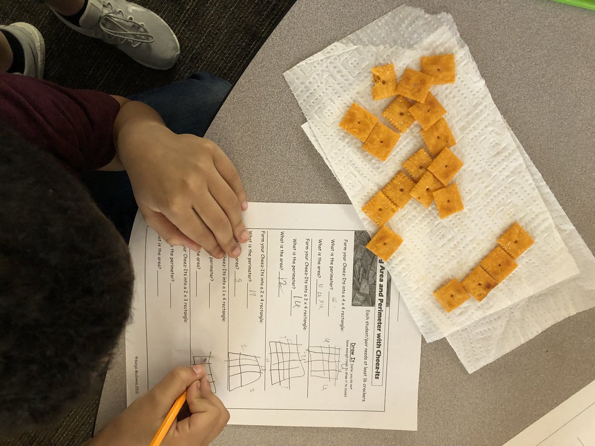 MrsRidleyMS's tweet photo. Exploring area &amp; perimeter using our favorite snack: @cheezit 🟧#mooretocelebrate @MooreCFISD https://t.co/d01tgHEn2f