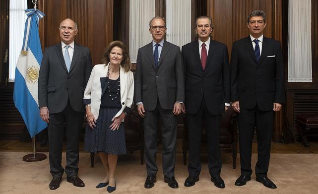 CuorumArg's tweet photo. [DIPUTADOS] El Frente de Todos decidido a sancionar en "tramite express" el proyecto de jubilaciones especiales

Mira 👇
https://t.co/ZNusxHPADK https://t.co/leihhnScXX