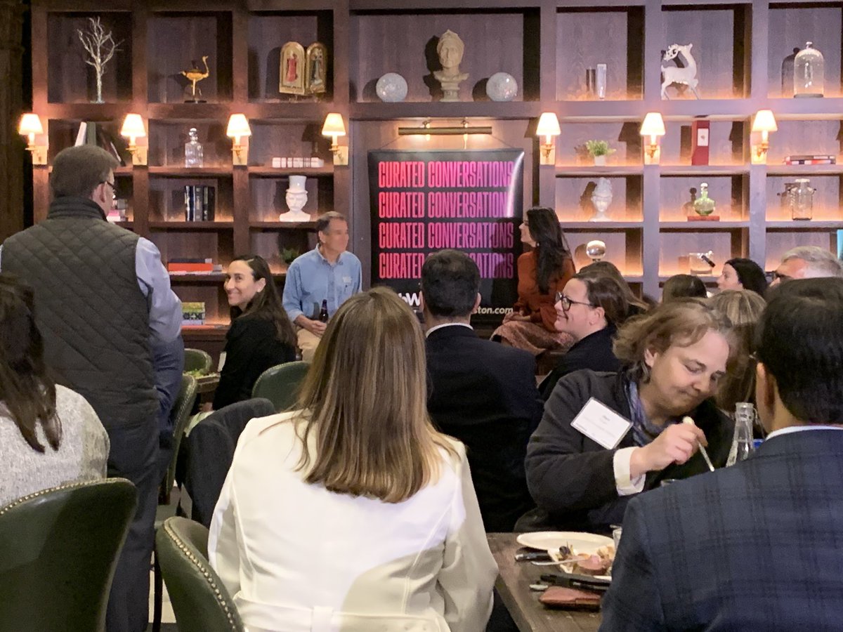JayAshMACP's tweet photo. Enjoying another @HubWeek #CuratedConversation by Linda Henry w the entertaining Jim Koch of @SamuelAdamsBeer. He opens by saying he’s happy to see all of us because he doesn’t like drinking alone! @legalseafoods Roger Berkowitz says he was the 2nd to serve Sam. https://t.co/kb2P4HIOg4