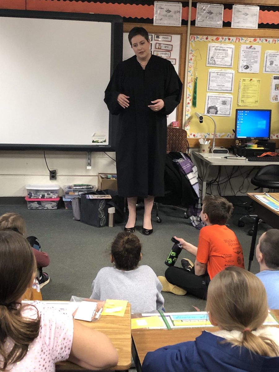 QueenLean44's tweet image. Judge Sutton visited our class at Lincoln School and talked about her duties as a judge!  It was wonderful!  She also gave our class a book about Abe Lincoln.  #mac185