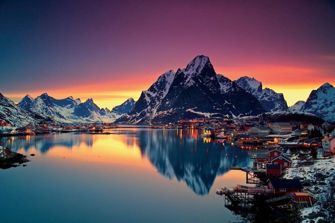 ClattSri's tweet photo. Norway sunset https://t.co/BwZZV1n9kl