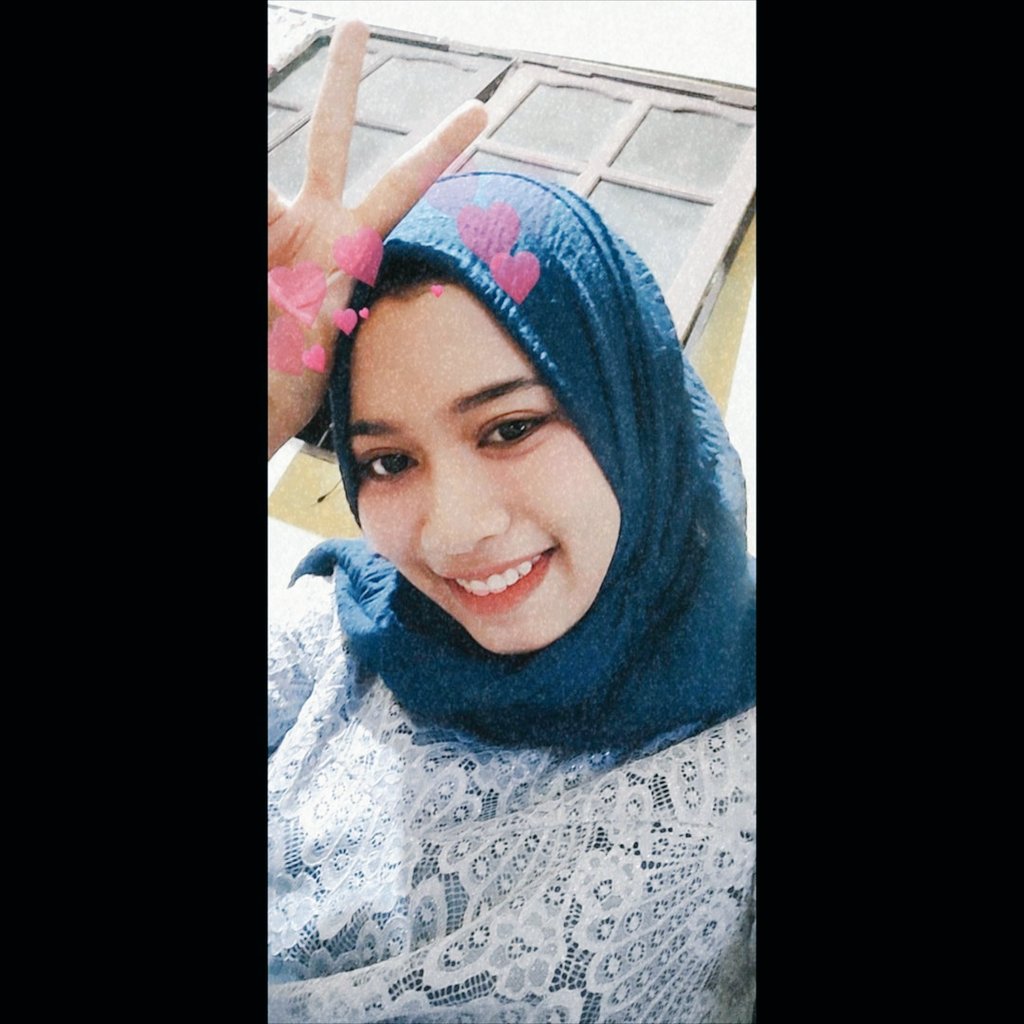 Whywy9's tweet photo. When I'm happy, I am always smiling. When I'm sad, I can't stop laughing. Do you know why? Because it's my way to hide the pain I'm feeling. https://t.co/PPCAkFgLmm