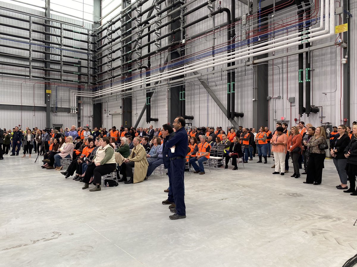 “This is truly impressive. As they say in Texas, go big or go home. #United went big,” Mayor <a href="/SylvesterTurner/">Sylvester Turner</a> at the new <a href="/UnitedAirlines_/">United Airlines North America - Parody</a> Terminal Operations Center grand opening. The spectacular facility is like six football fields under one roof and will create local jobs.