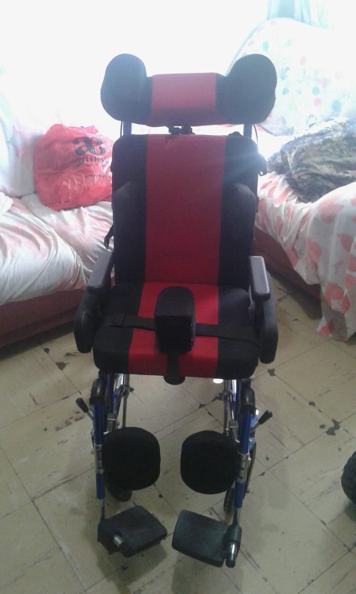 SHAREANGELES's tweet photo. Se vende silla especial para PCI con sus adaptaciones y cinturones completamente nueva solo no tiene plasticos, en verdad urge vender https://t.co/FbX2DenwKx