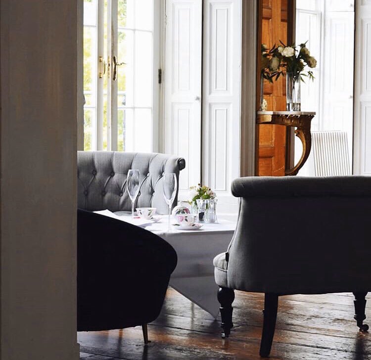 ‘Bring in Spring’ package at Bellinter House 🌷
Enjoy 1 Nights Bed &amp; Breakfast with a rejuvenating 30 minute spa treatment, a two course dinner in our 2AA Rosette Award winning Eden Restaurant &amp; a delicious Cream Tea during your stay ☕️m.bellinterhouse.com/bookings/speci…