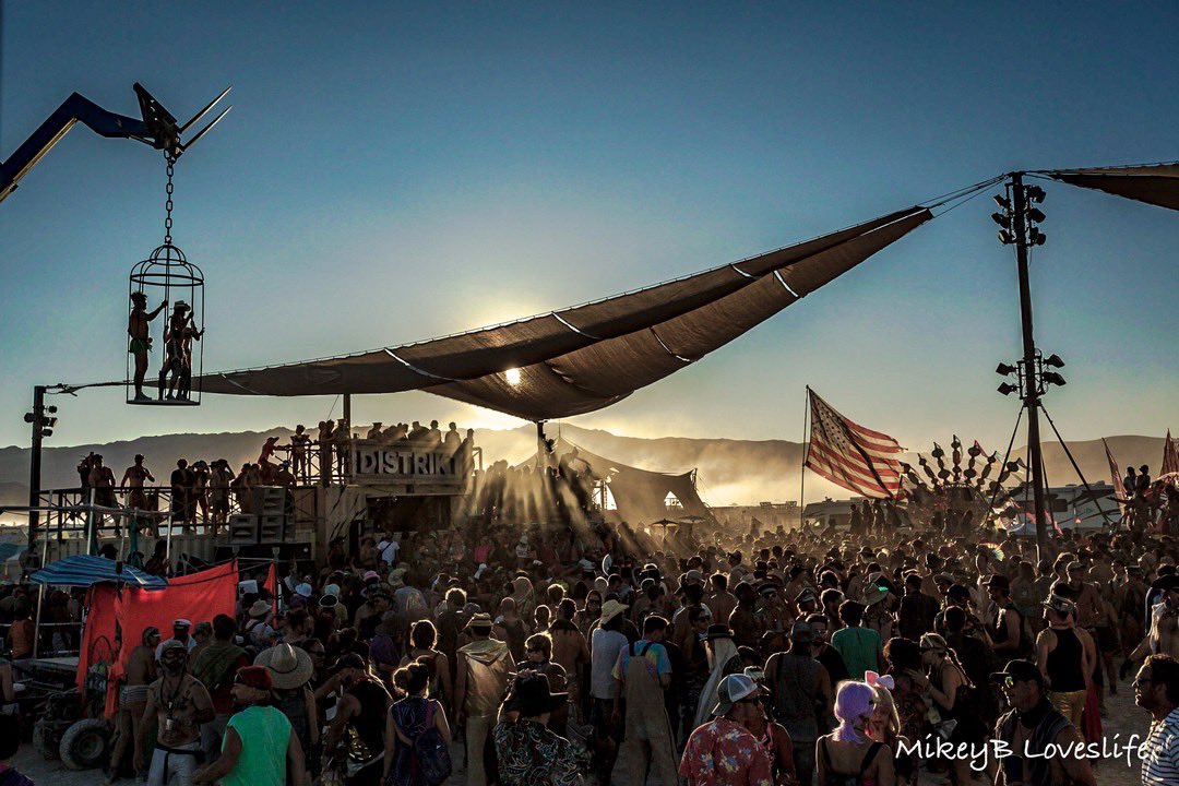 A mind that is stretched by a new experience can never go back to its old dimensions. - Oliver Wendell Holmes #DISTRIKT #burningman2019 #burningman 🔥🔊🎉🖤🕺🎧🎶💃🏼🎊⁠