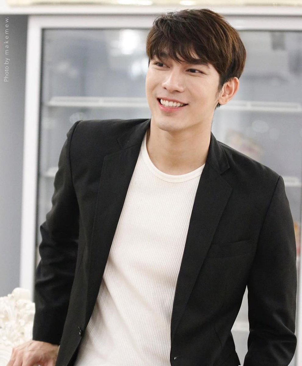 lovelovemewgulf's tweet photo. 今天不睡了  也要给你个第一冲鸭
#HappyMewSuppasitDay https://t.co/TMFQMFyVhu
