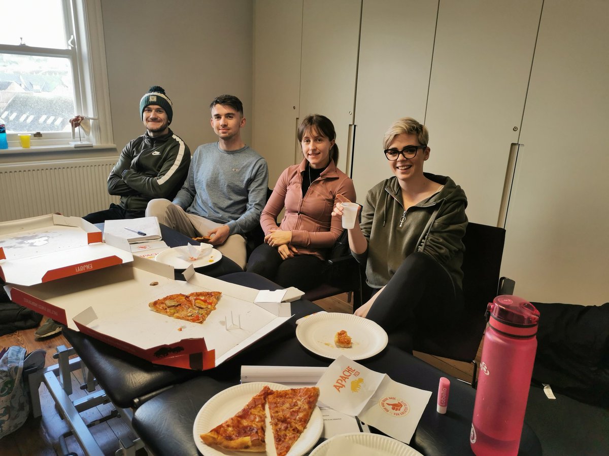 So today was about mid-semester FEEDBACK. Someone confused the memo and ordered pizza! Everyone is working v hard, a bit of light relief well deserved!! @TrishLyons4 @DeclanosUcc @Aidanoshea9632 @NBradyPhysio @Ciara_Han1