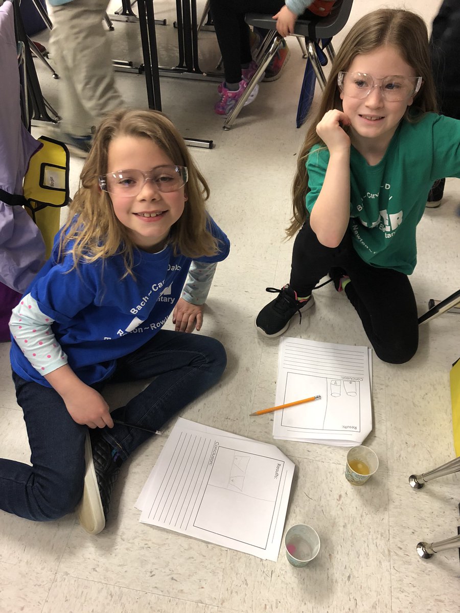 herbertjen23's tweet photo. Conducting a candy experiment and writing a lab book. So much  fun!! @RoundHillES https://t.co/MRChmcfr08