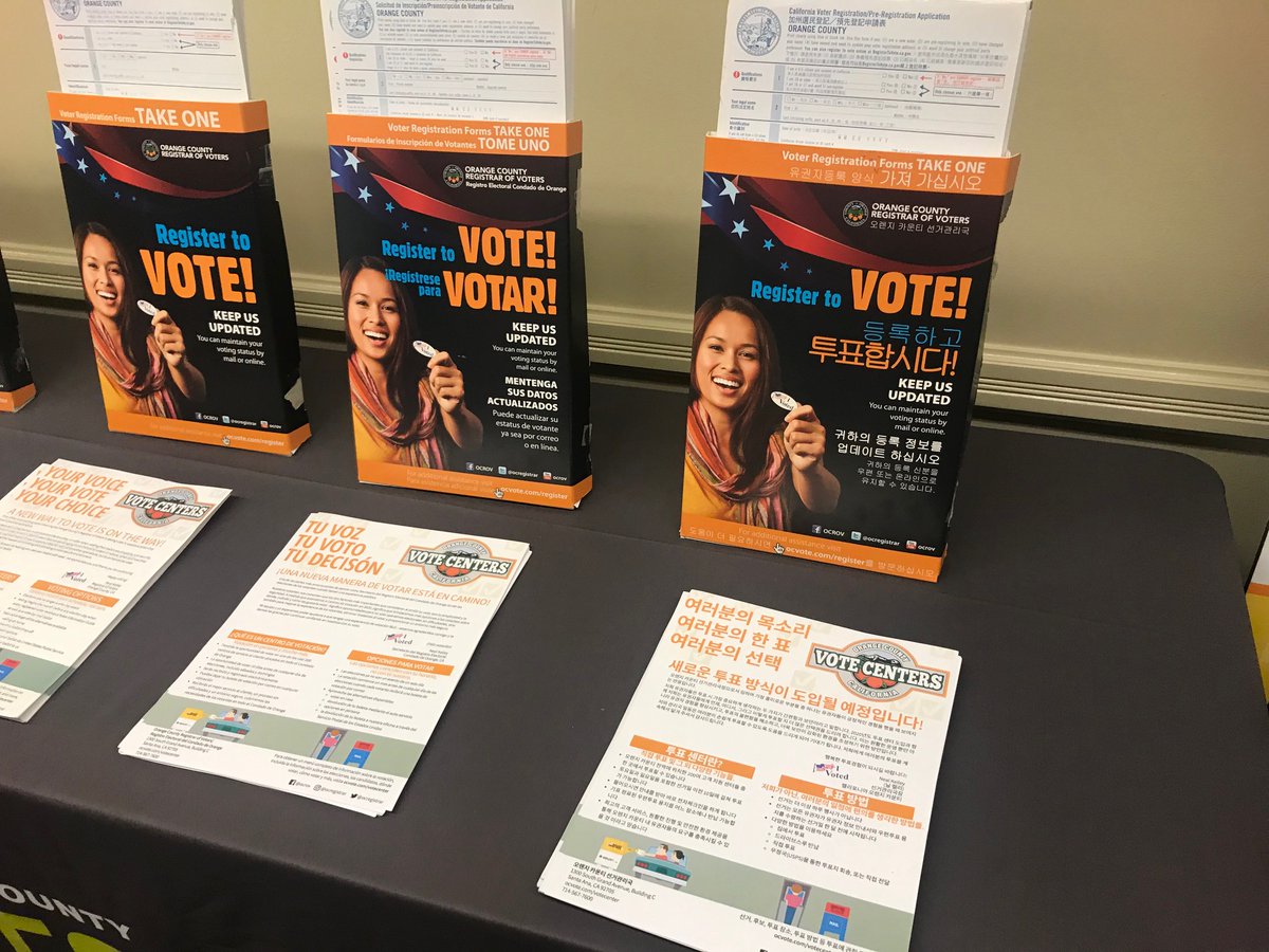 PauletteChaffee's tweet photo. The #FullertonPublicLibrary was the location for a hands on session in how to use the new voting machines. Every registered voter in OC received a ballot by mail. If the voter doesn't want to use the paper ballot, the machines at the Vote Center can be used. #everyvotecounts https://t.co/rSV3N9r3D6