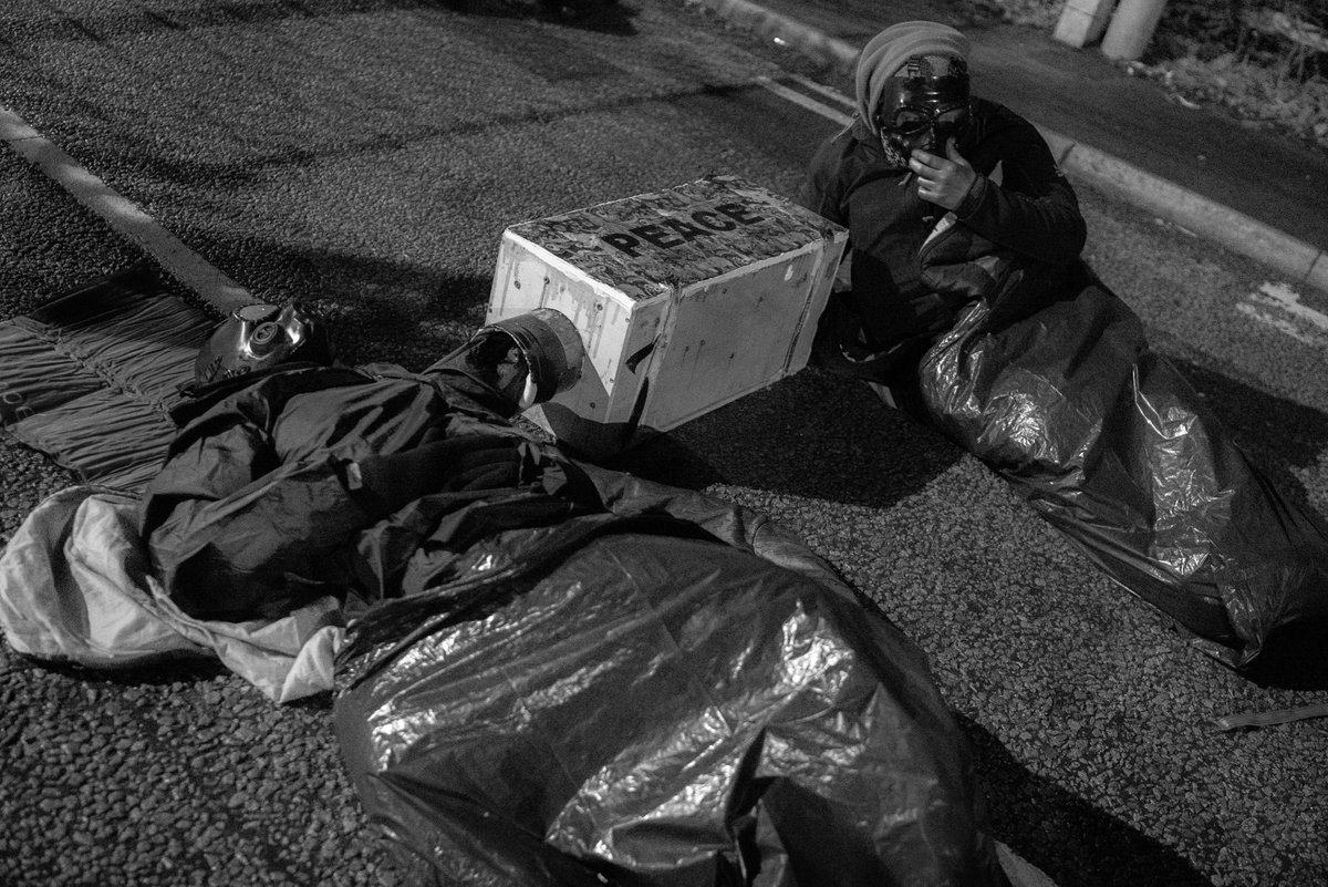 LATEST NEWS! 

ALL 11 PEOPLE HAVE NOW BEEN CUT OUT OF THE LOCK ONS AND ARRESTED. WE KNOW OF AT LEAST 4 DIFFERENT COP SHOPS WHERE THEY ARE BEING TAKEN. 

ONCE WE KNOW MORE WE WILL BE INFORMING EVERYBODY TO ORGANISE ARREST SUPPORT. 

#SmashSpeciesism #ShutdownSpeciesism