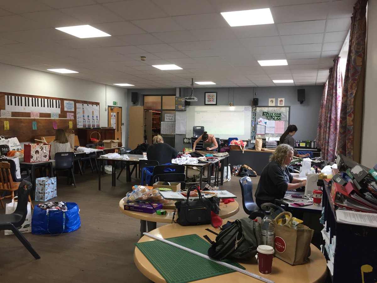 SwaveseyVC_PAD's tweet photo. Awesome #makeday β¦@Swaveseyvcβ© today for #BeautyAndTheBeast πΉ
HUGE thanks to students, parents and staff who helped - lovely way to spend a wet Thursday #lovetheatre https://t.co/0lWkvCLvQk