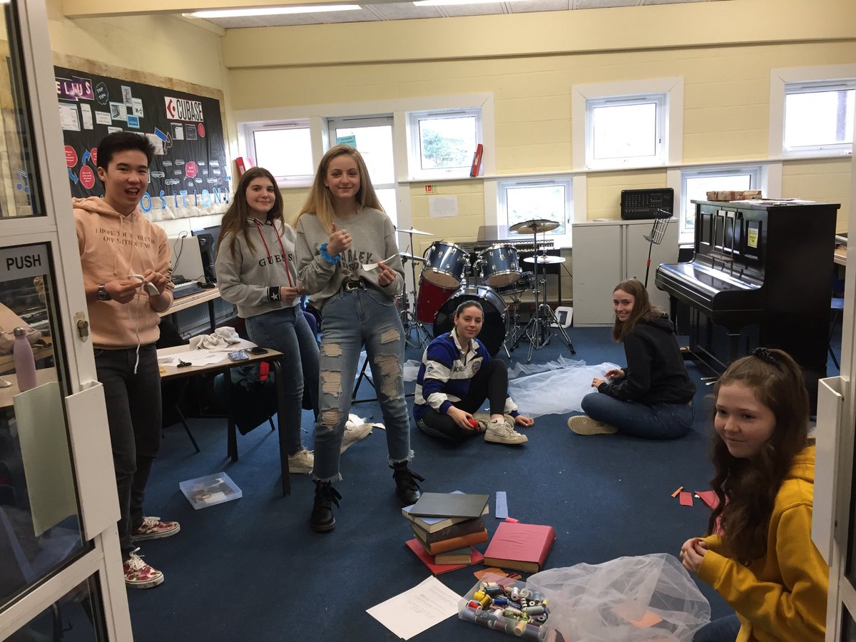 SwaveseyVC_PAD's tweet photo. Awesome #makeday β¦@Swaveseyvcβ© today for #BeautyAndTheBeast πΉ
HUGE thanks to students, parents and staff who helped - lovely way to spend a wet Thursday #lovetheatre https://t.co/0lWkvCLvQk