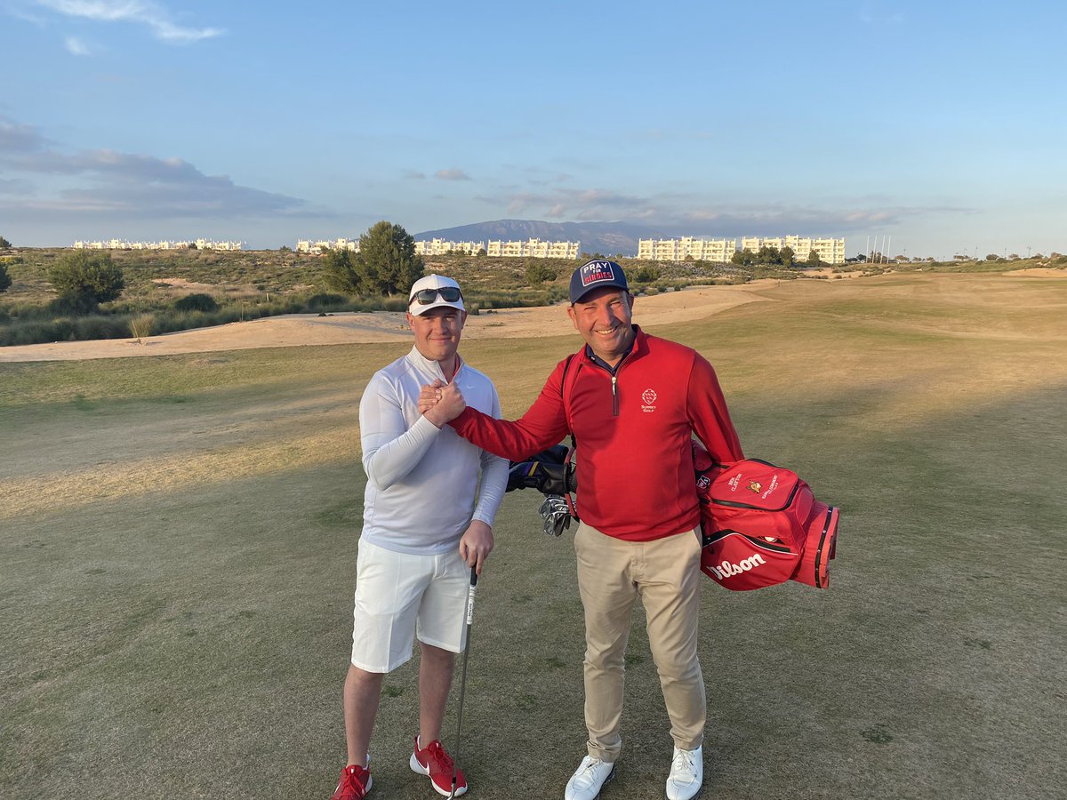 Some excellent golf today that resulted in a tie on 40 points each for Villas 1 and 4. Representing their villas Sam Truman and Ben Clayton played a 1 hole play off. Congrats to Sam and villa 1 of Oscar Lent, Leo Vorobyev, Daniel Prince and Alex Alder as Spain 20 champs 🏆⛳️