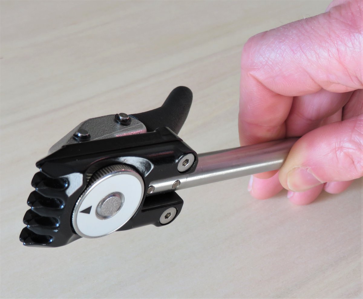 ProtennisInfo's tweet image. Dal 2017 abbiamo introdotto le pinze  S4, notevole passo in avanti per le macchine con base pinza non gravitazionale. Adatte per incordare le racchette da Tennis, Squash e Badminton sono  sicure e destinate a lunga vita. 
#stringingtools  #tennis #squash #badminton #stringer