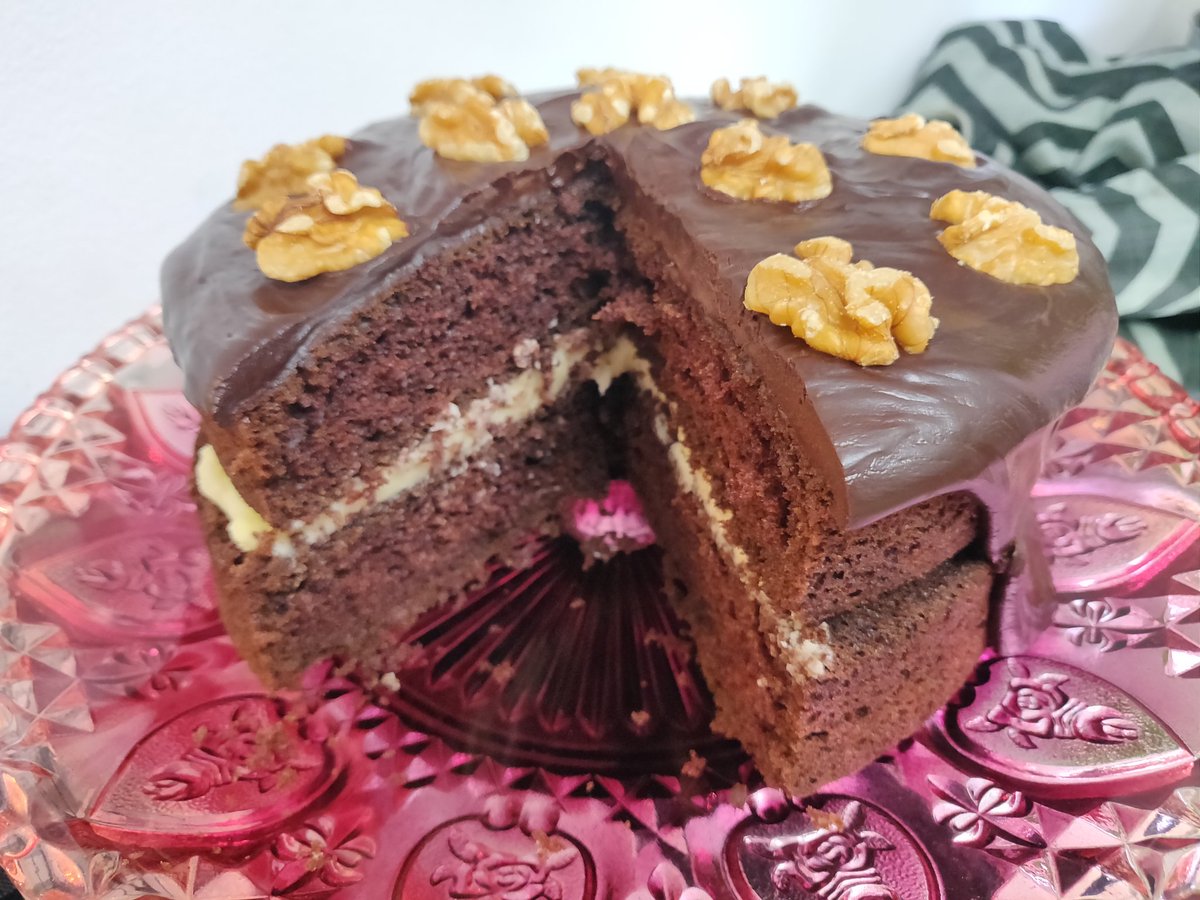 EShepperson's tweet photo. Compulsory taste test of this chocolate cake made to a 1980's recipe from @KeyToThePast collections! https://t.co/sXoodeoB17