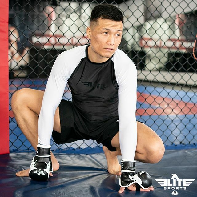 EliteSportsMMA's tweet photo. It might be best you stay on this side of the cage when a monster like @koreanzombiemma  is in it 😳
-
-
-
#ES #Elite #EliteSports #StayElite #EmbraceThePain #EliteAthlete #KZ #KoreanZombie #TKZ #TKO #KO #Knockout #Zombie #TitleShot #numberonecontende… https://t.co/Ql6IPfaY3V https://t.co/PUhP8LkBwc