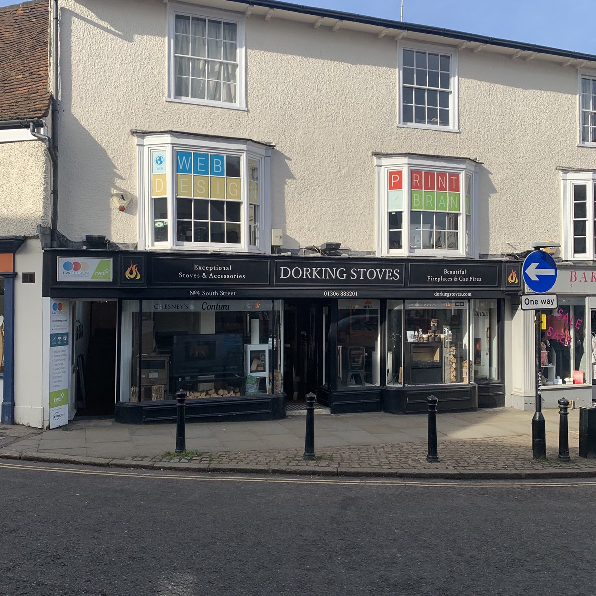 Our Dorking showroom is now available To Let as we have moved to our new larger showroom inside the Emporium at SouthHolmwood. Contact us or Robinson’s for info #bestshopindorking #shopwindow #kerbappeal #dorking #realestate #hotproperty #pumpcorner #hellodorking #ignitionfires